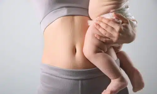 L’abdominoplastie post-partum : est-ce possible ? | Dr Elisa Pecorelli| Paris