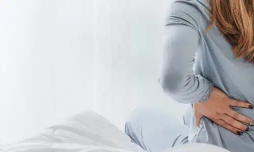 Forte poitrine et problèmes de dos : que faire ? | Dr Elisa Pecorelli| Paris