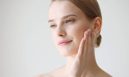 À quel âge peut-on avoir son premier lifting du visage ? | Dr Elisa Pecorelli| Paris