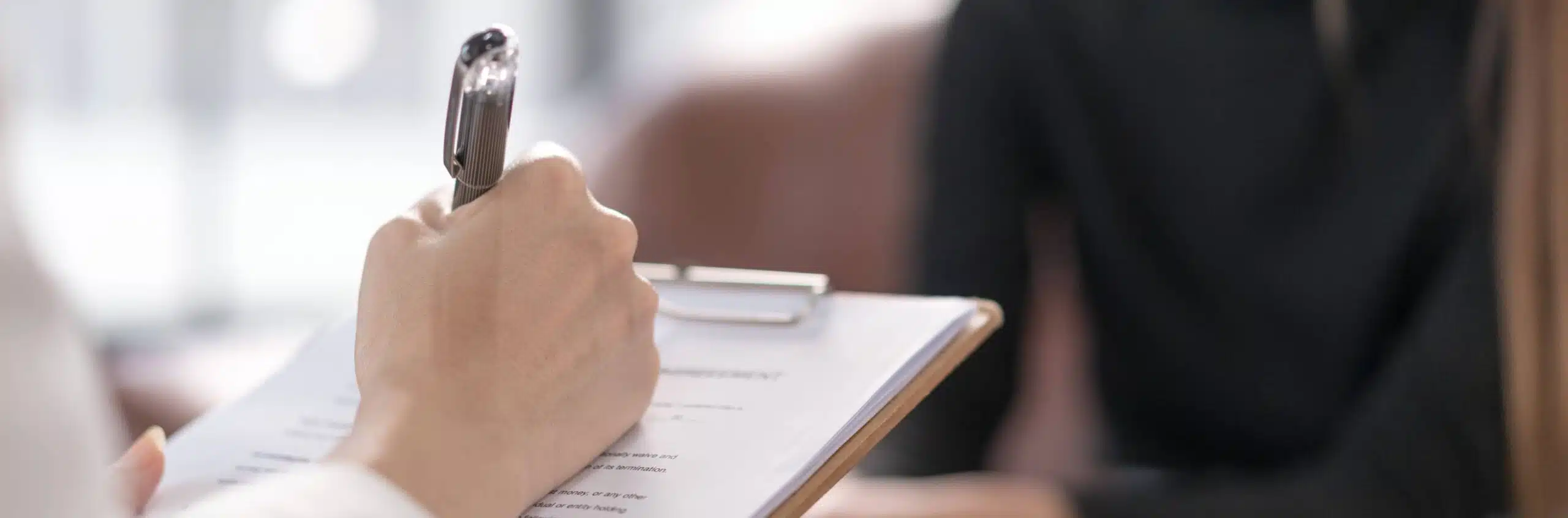 Lipofilling fessier : Les 5 questions à poser lors de la première consultation|Dr Elisa Pecorelli | Paris