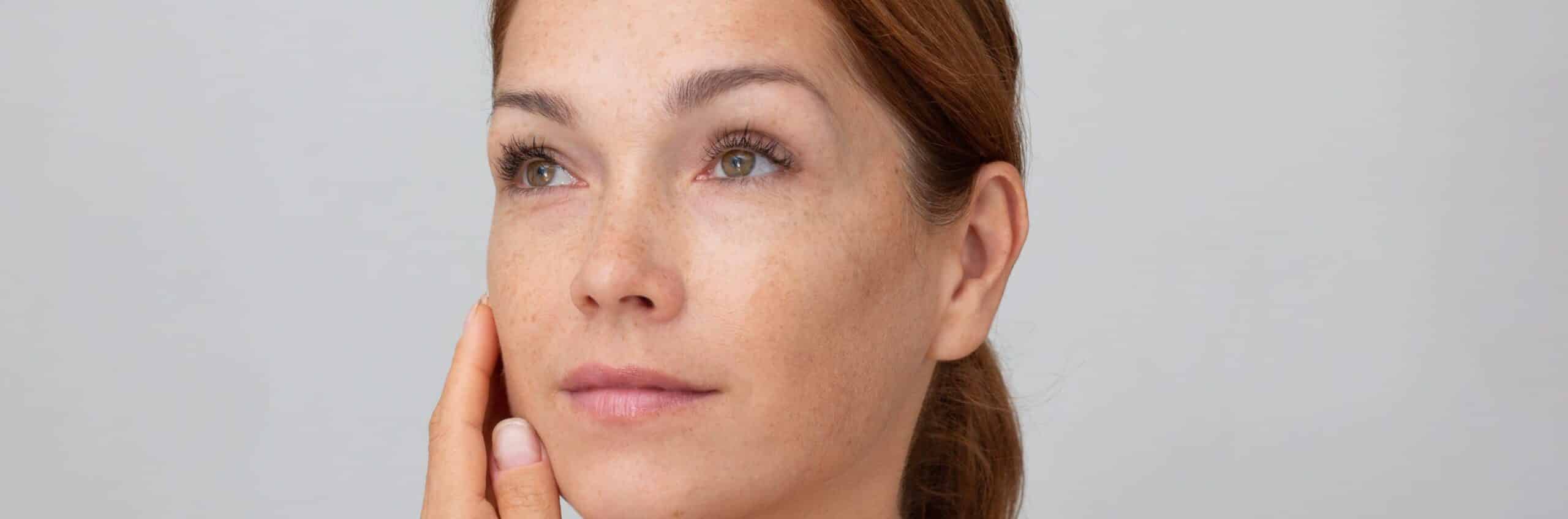 Mes joues sont creusées : comment leur redonner du volume ? |Dr Elisa Pecorelli | Paris