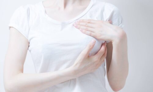 Quelles sont les raisons qui poussent à se faire retirer ses prothèses mammaires ? |Dr Elisa Pecorelli | Paris