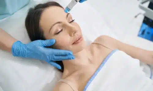 Pourquoi nettoyer sa peau en profondeur avec un soin Hydrafacial ?|Dr Elisa Pecorelli | Paris