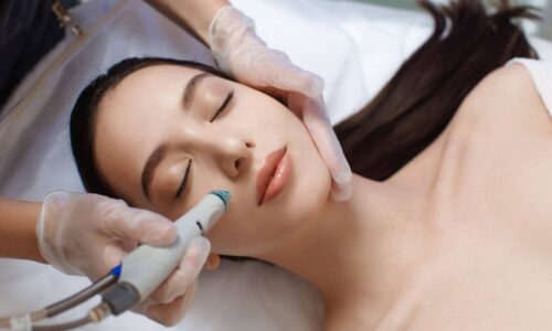 Hydrafacial : la solution pour préparer votre peau aux agressions estivales |Dr Elisa Pecorelli | Paris