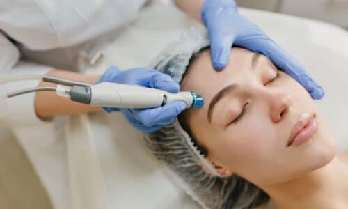 Comment se déroule un soin Hydrafacial avec le Dr Elisa Pecorelli à Paris ?